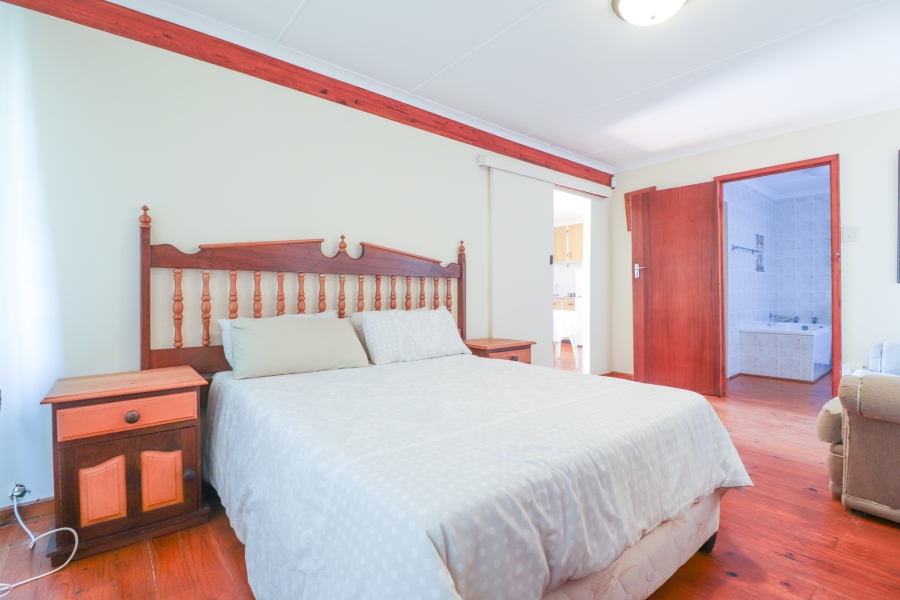 10 Bedroom Property for Sale in Dana Bay Western Cape